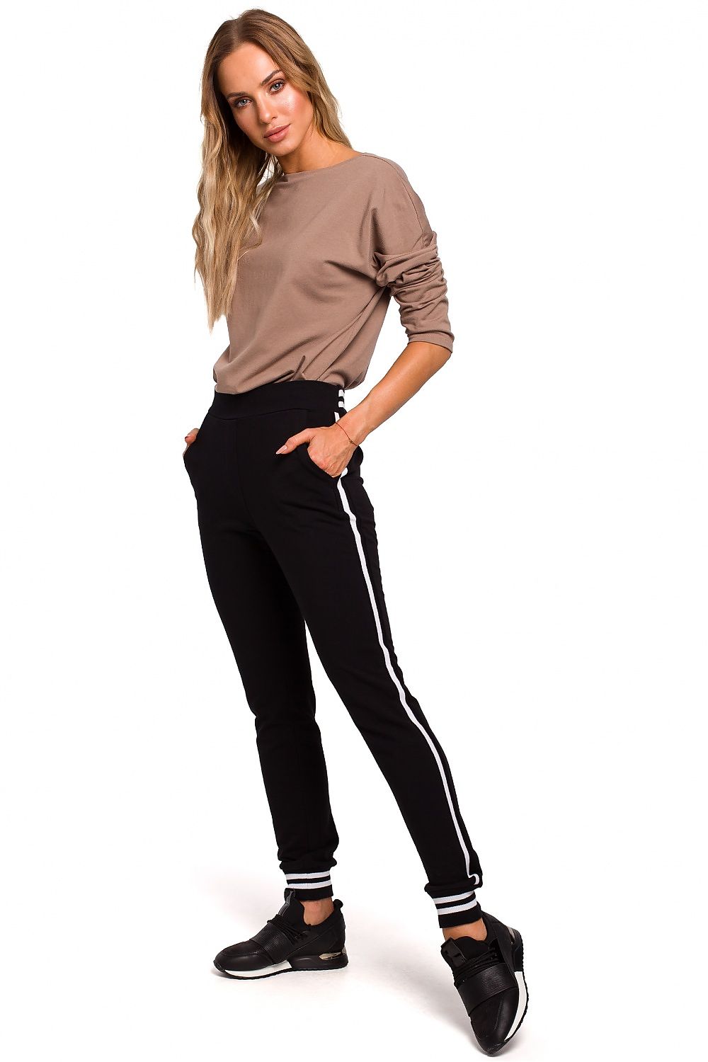  Women trousers model 135474 Moe 