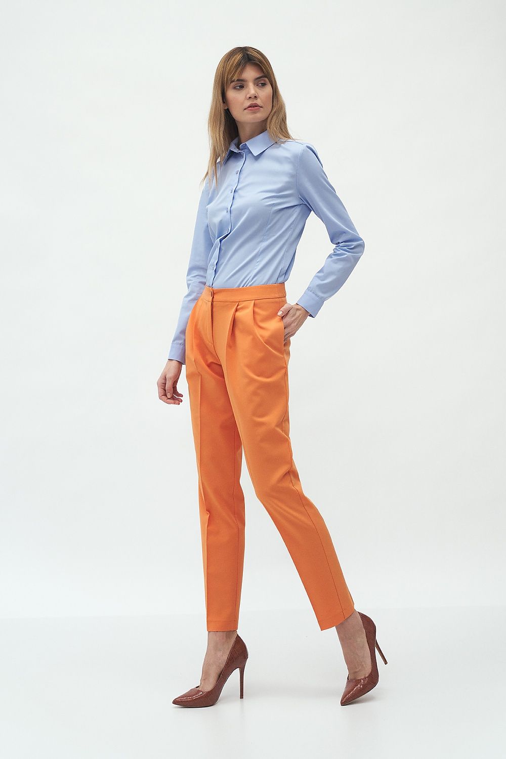  Women trousers model 152541 Nife 